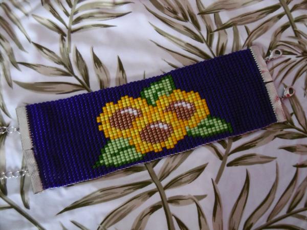 Armband mit Sonnenblumen